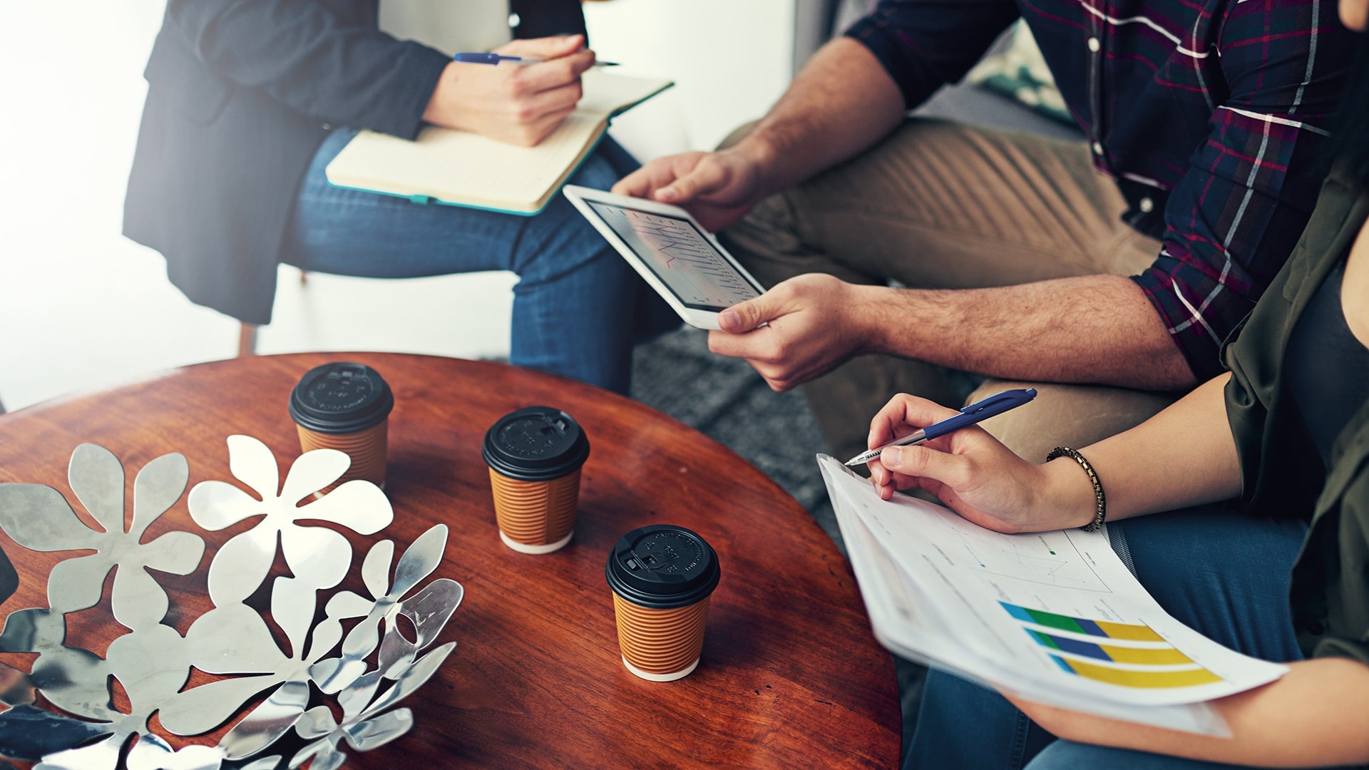 Business Agencies vs Advertising Agencies